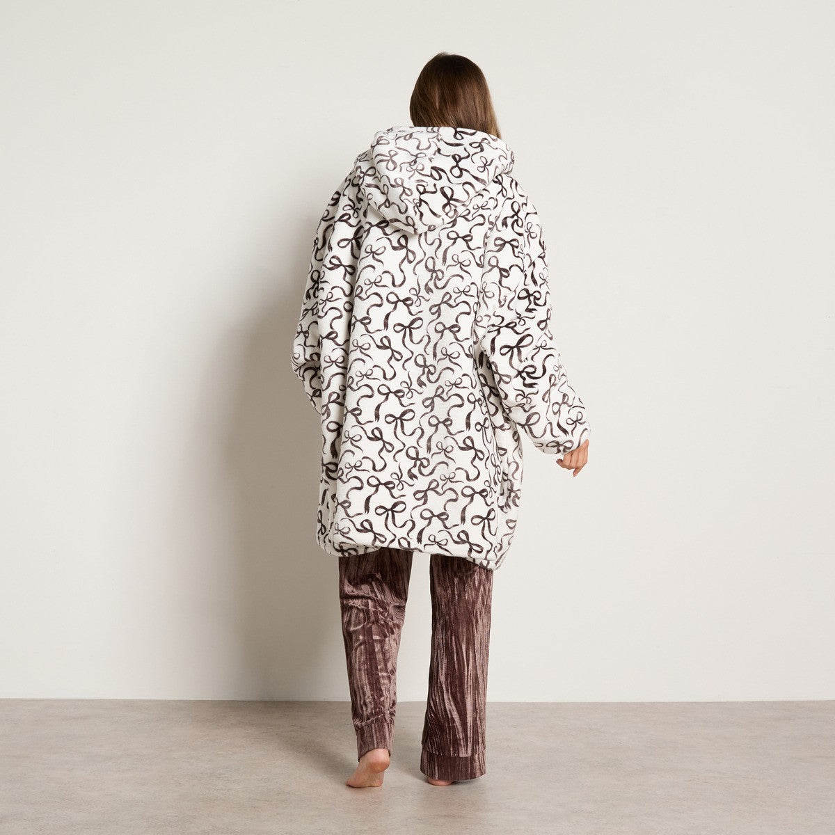 Ribbon Bow Print Hoodie Blanket