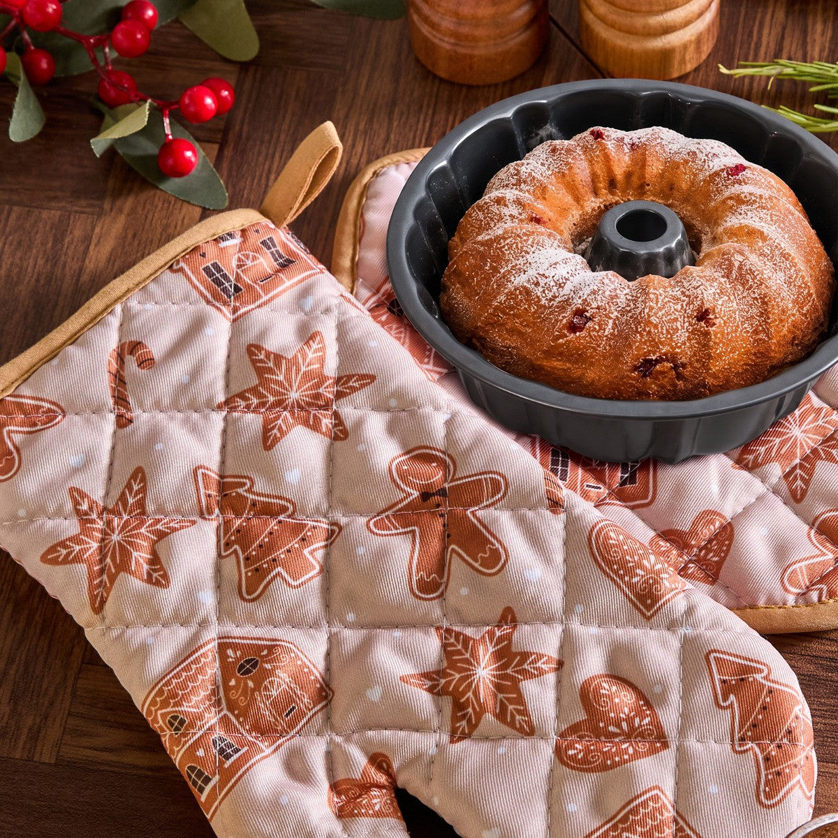 Gingerbread Print Oven Mit & Pot Stand Set