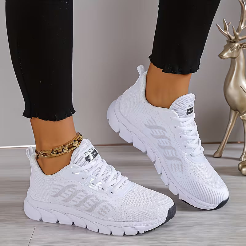 Low-top Lace-up Running Shoes