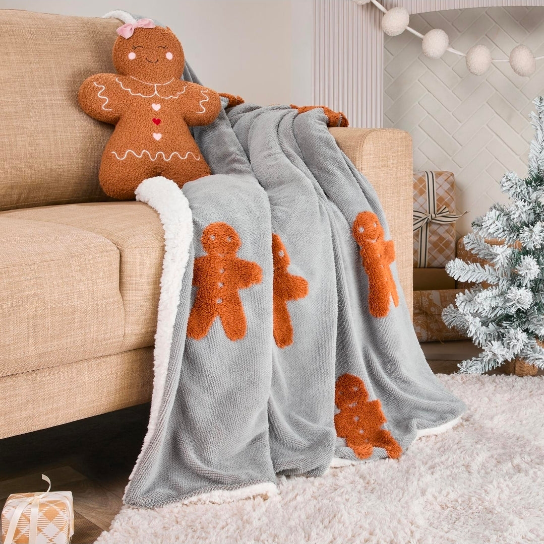 Tufted Gingerbread Throw