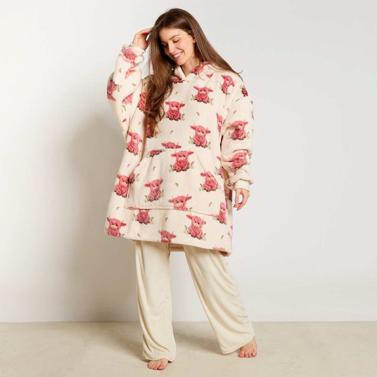 Harry The Highland Cow Hoodie Blanket - Cream
