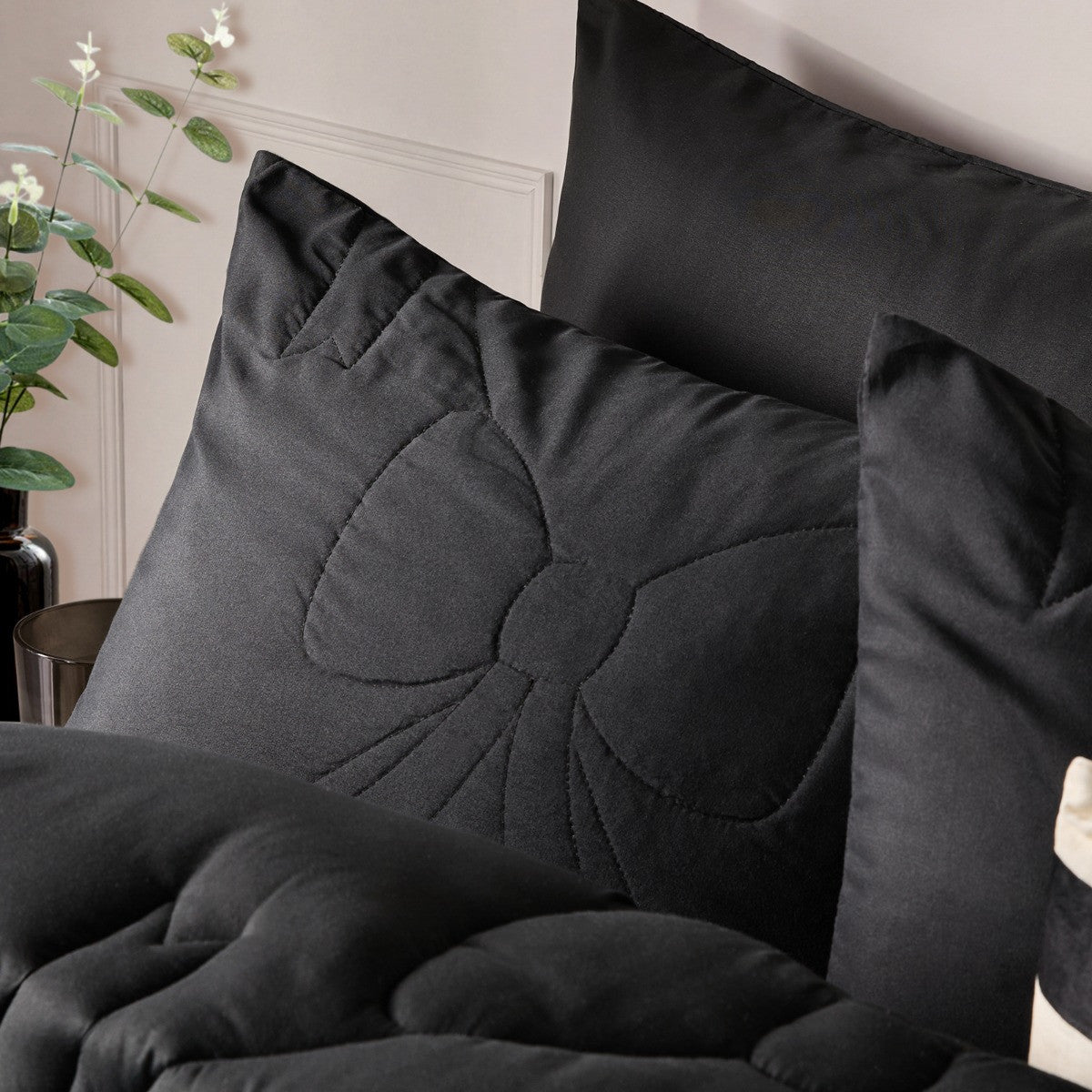 Diamond Bow Quilted Coverless 7.5 Tog Duvet Set